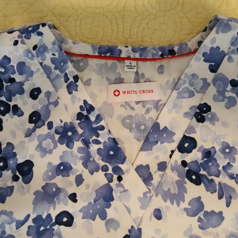 Large Scrub Top. White Cross Blue Floral V-Neck Top